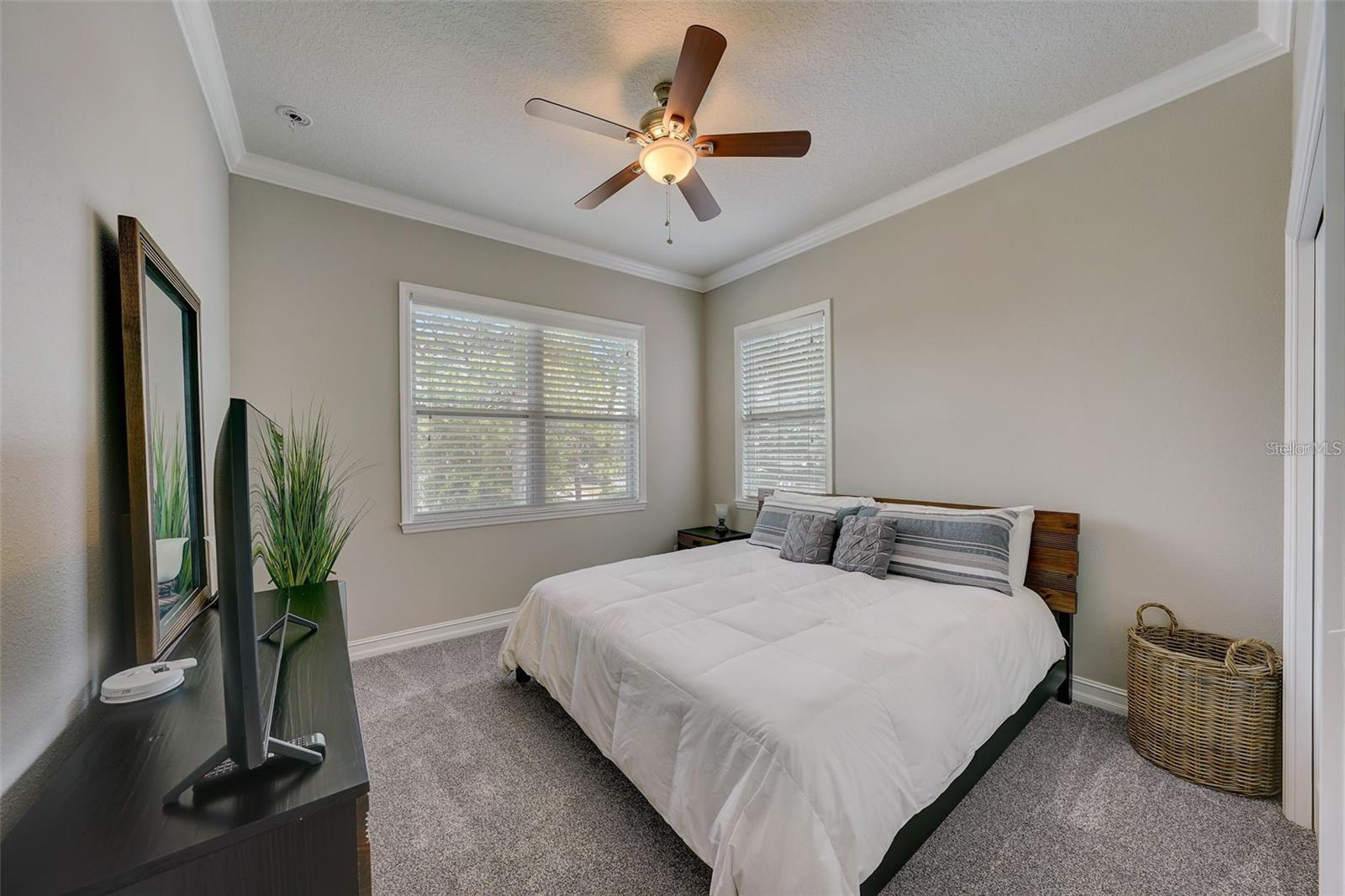 516 33RD AVE N, ST PETERSBURG, FL, 33704