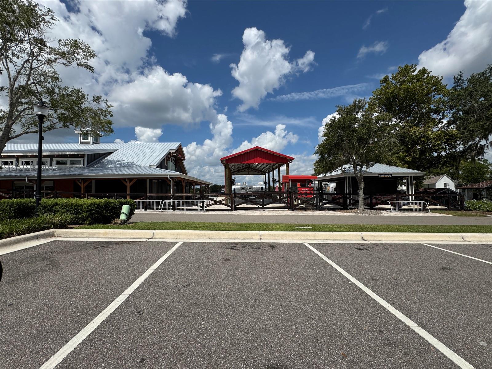 561 W MINNEOLA AVE, CLERMONT, FL, 34711