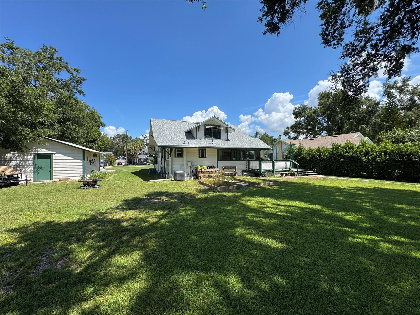 561 W MINNEOLA AVE, CLERMONT, FL, 34711