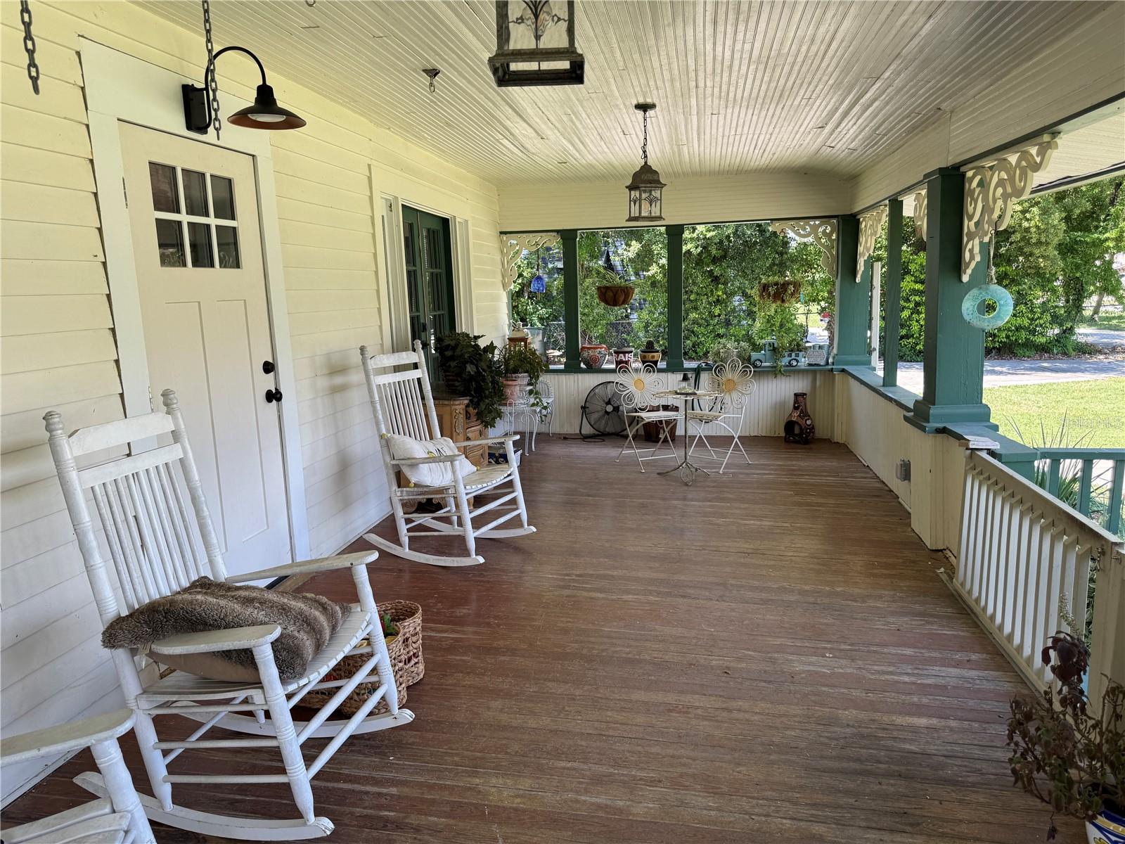 561 W MINNEOLA AVE, CLERMONT, FL, 34711