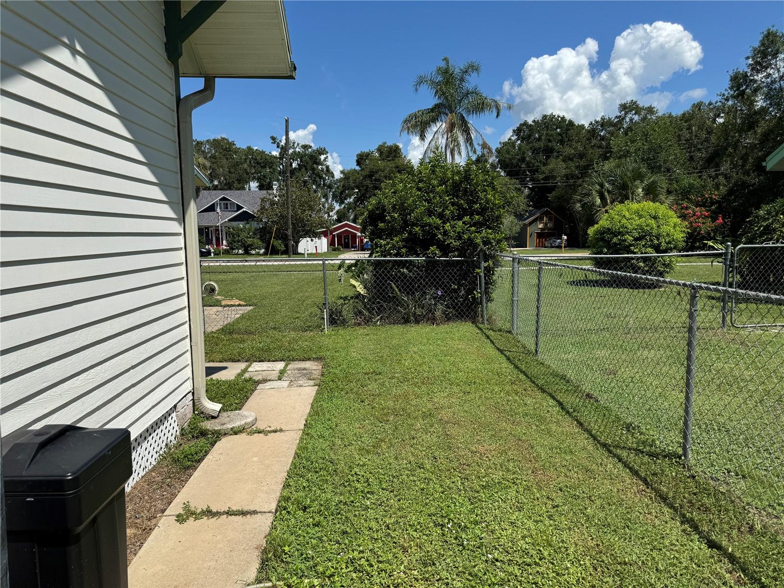 561 W MINNEOLA AVE, CLERMONT, FL, 34711