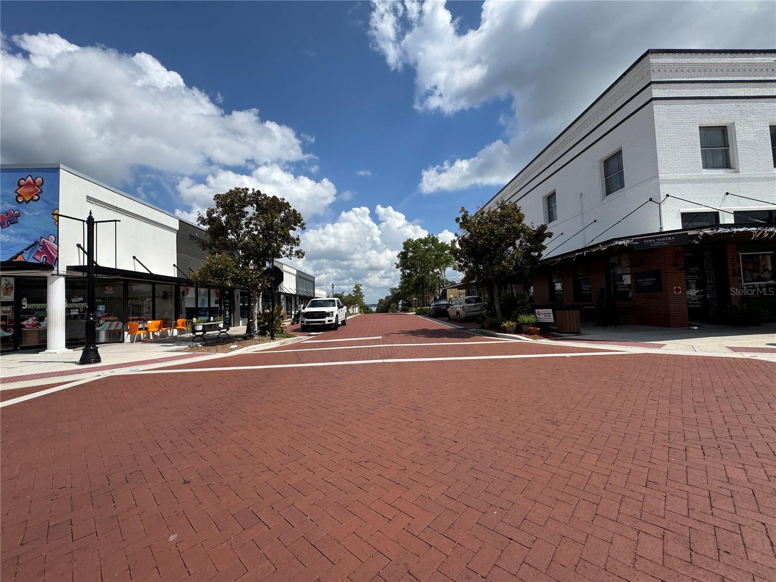 561 W MINNEOLA AVE, CLERMONT, FL, 34711