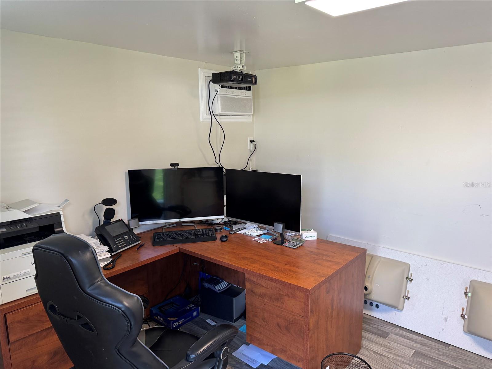 561 W MINNEOLA AVE, CLERMONT, FL, 34711