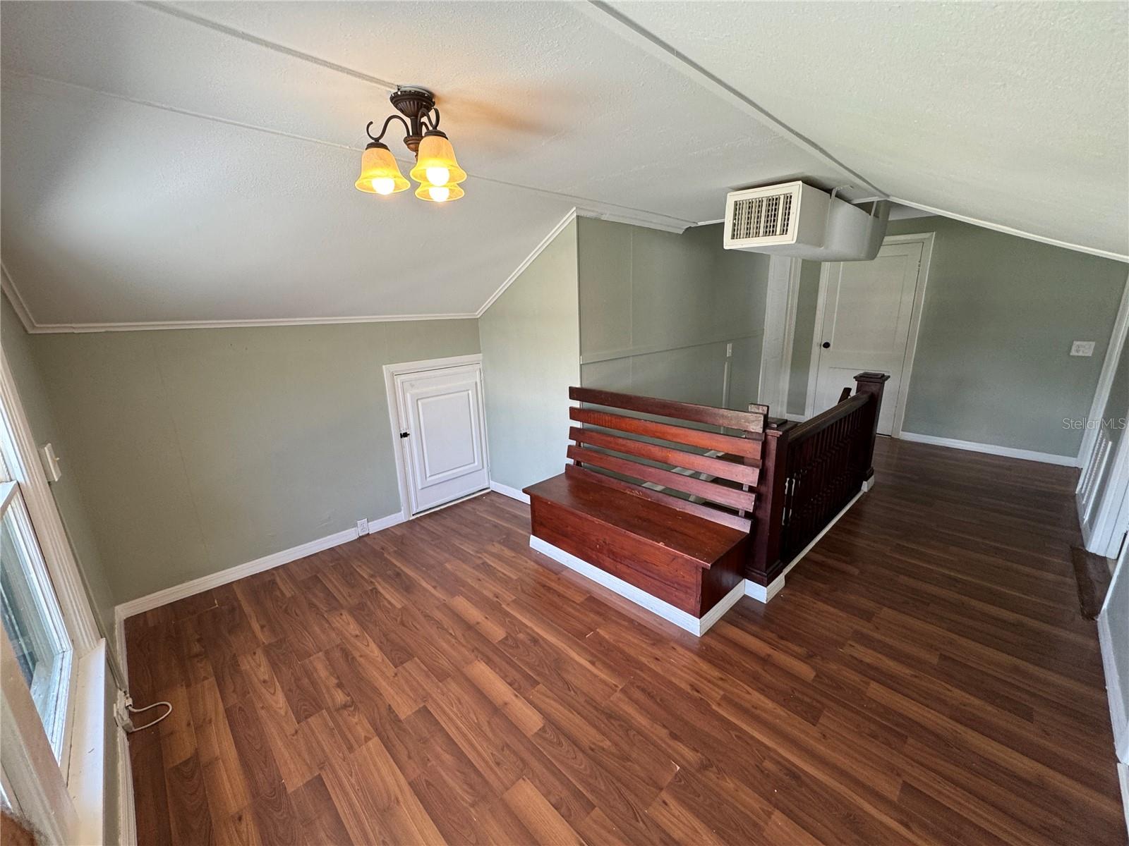 561 W MINNEOLA AVE, CLERMONT, FL, 34711