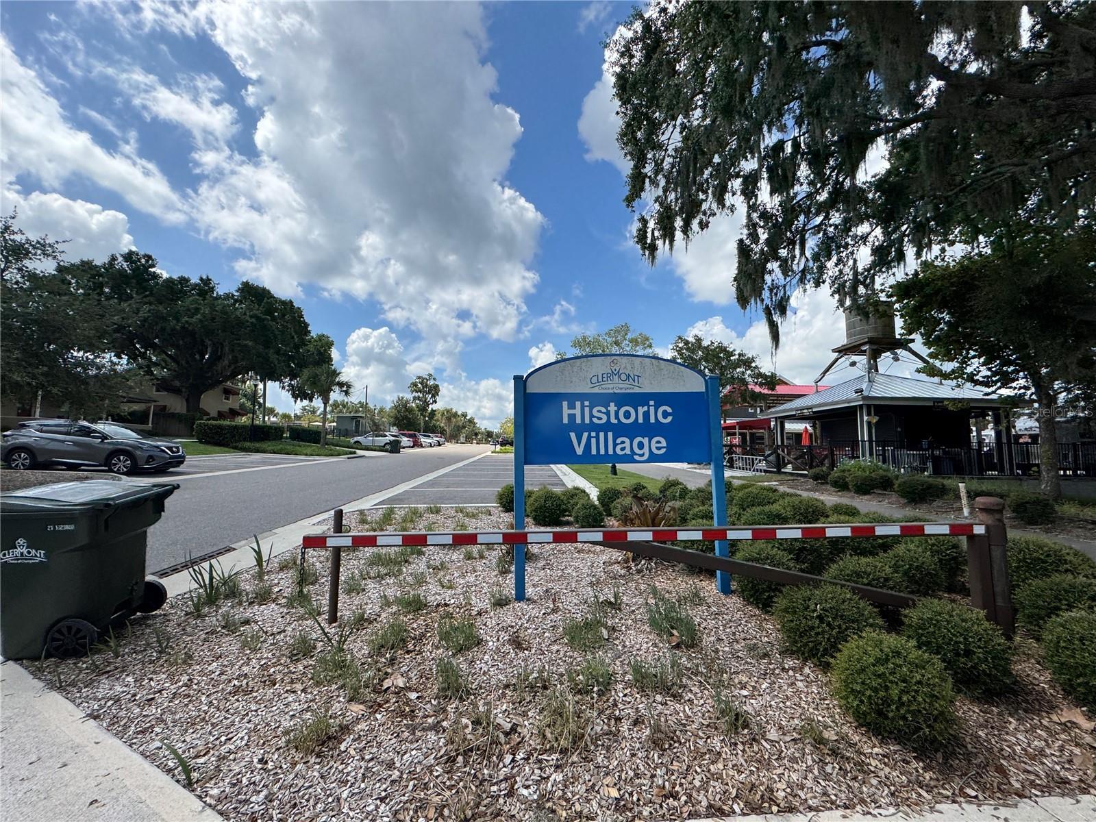 561 W MINNEOLA AVE, CLERMONT, FL, 34711