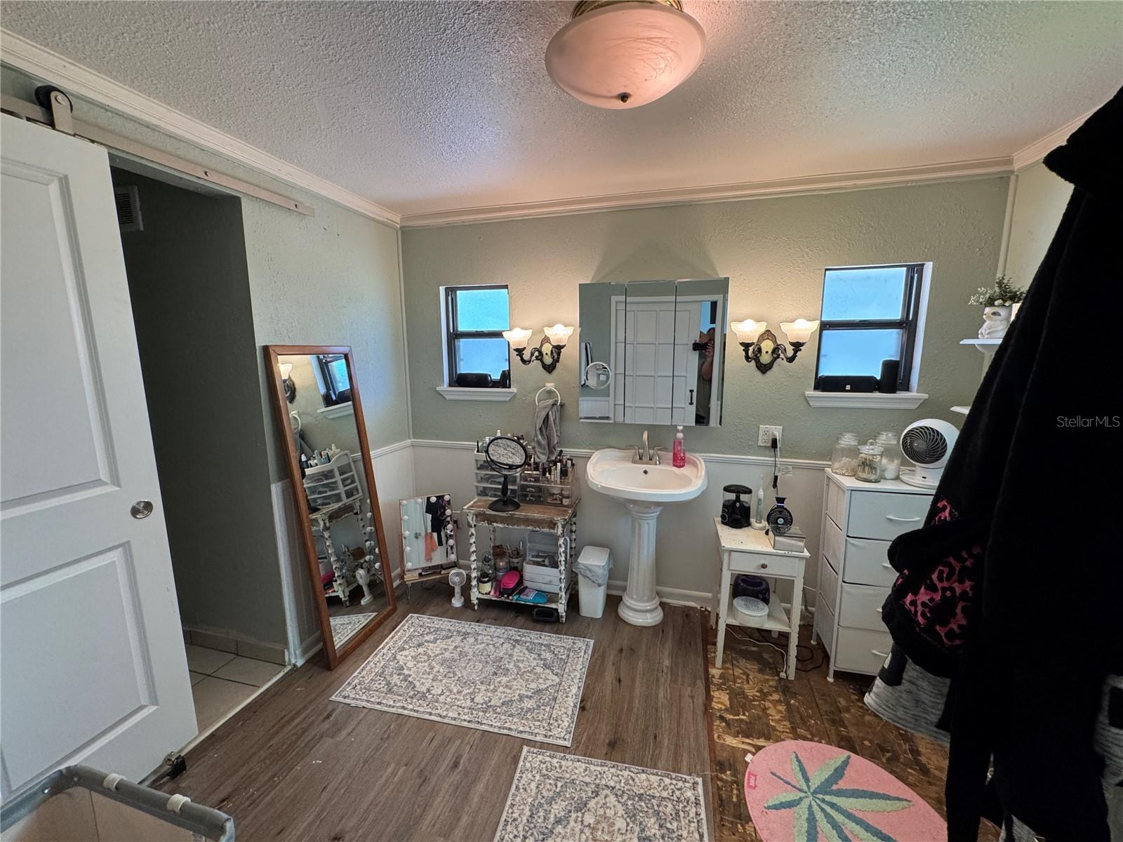 561 W MINNEOLA AVE, CLERMONT, FL, 34711