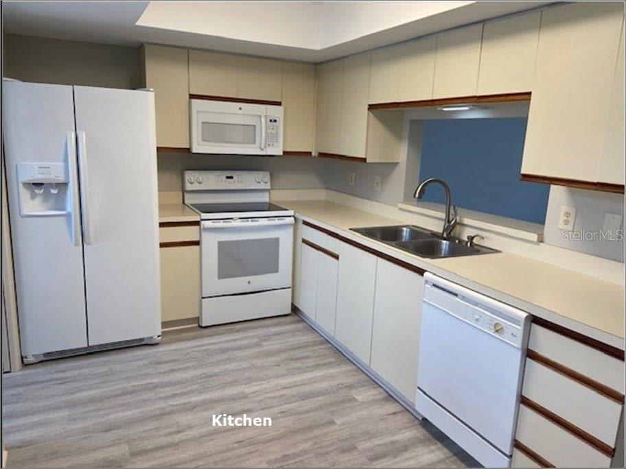 2515 BAYSHORE GARDENS PKWY #10, BRADENTON, FL, 34207