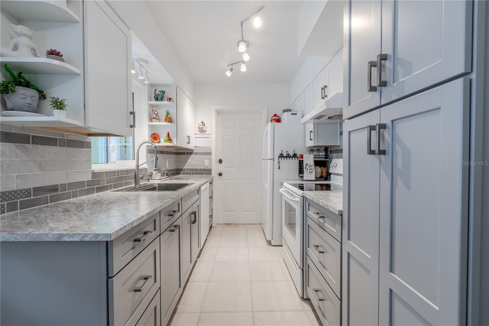 1101 S HILLCREST AVE, CLEARWATER, FL, 33756