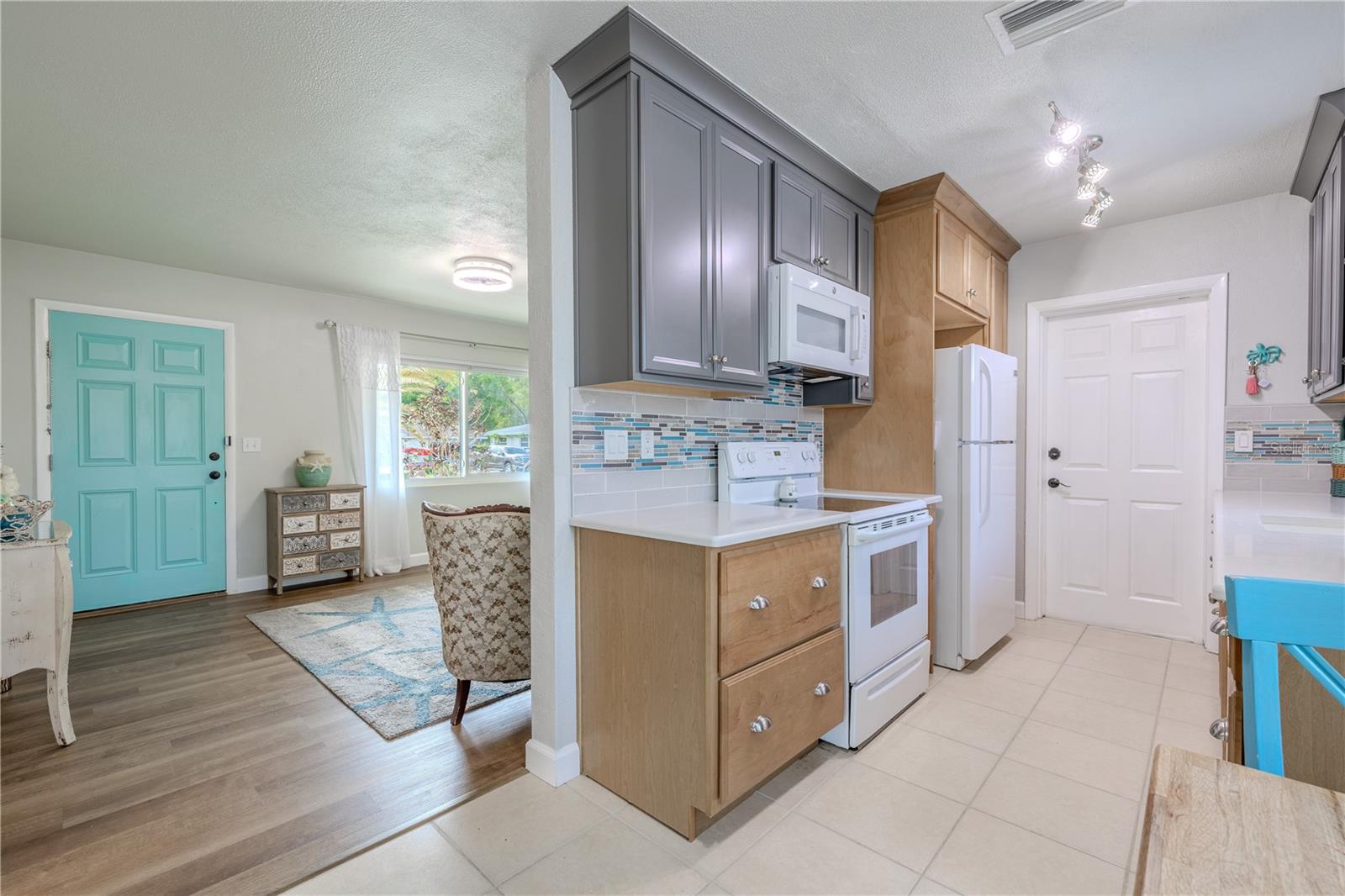 1101 S HILLCREST AVE, CLEARWATER, FL, 33756