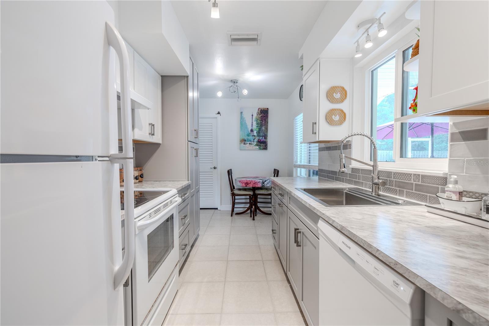 1101 S HILLCREST AVE, CLEARWATER, FL, 33756