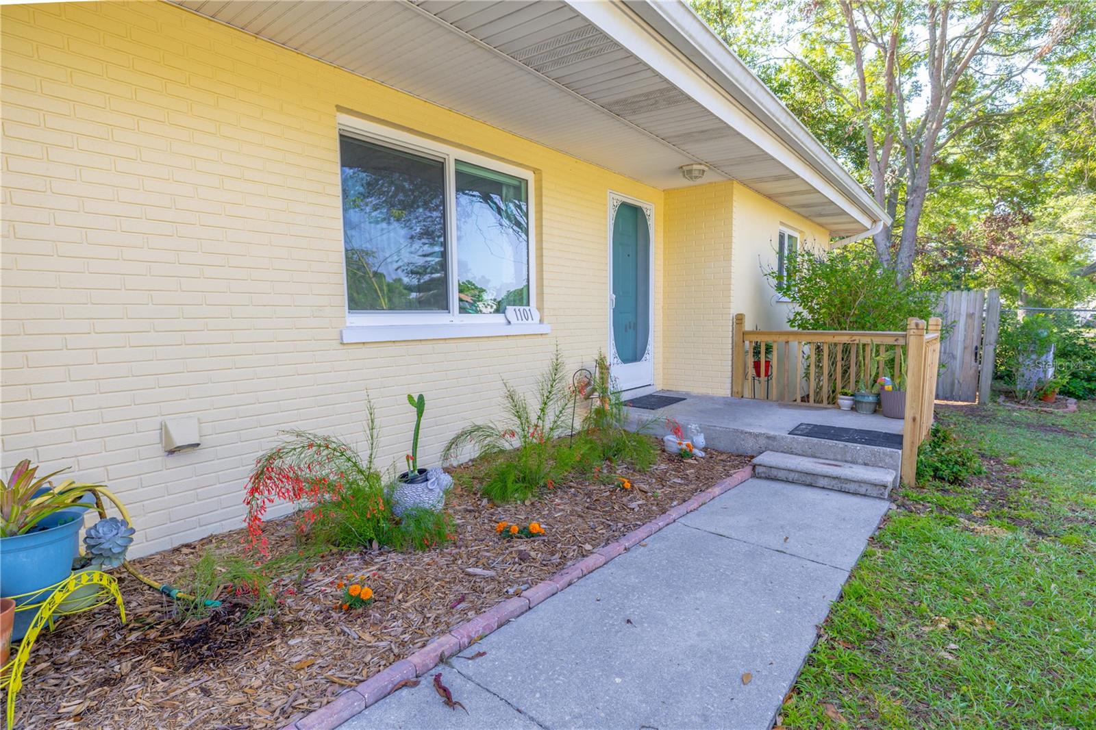 1101 S HILLCREST AVE, CLEARWATER, FL, 33756