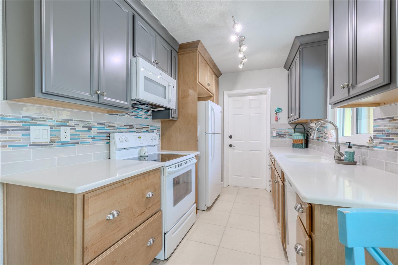 1101 S HILLCREST AVE, CLEARWATER, FL, 33756