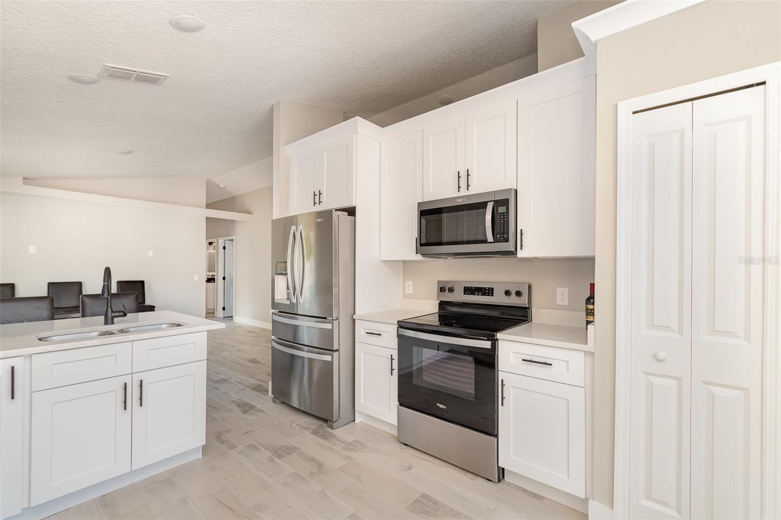 7231 EDGEWATER SHORES CT, ORLANDO, FL, 32810