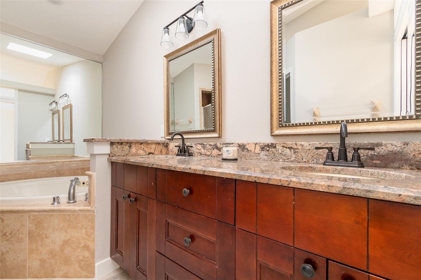 7231 EDGEWATER SHORES CT, ORLANDO, FL, 32810