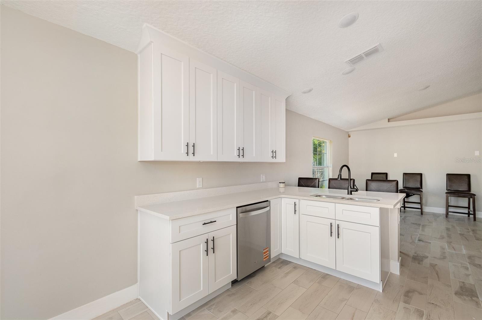 7231 EDGEWATER SHORES CT, ORLANDO, FL, 32810