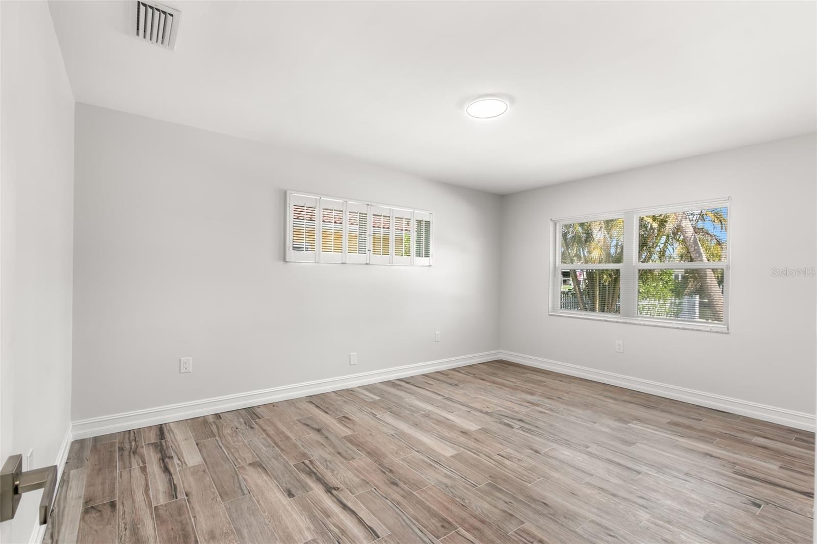 3945 VERSAILLES DR, TAMPA, FL, 33634