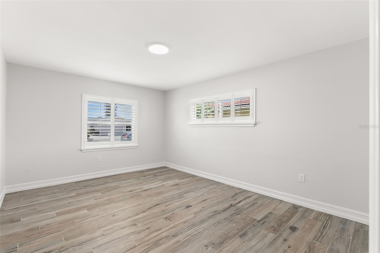 3945 VERSAILLES DR, TAMPA, FL, 33634