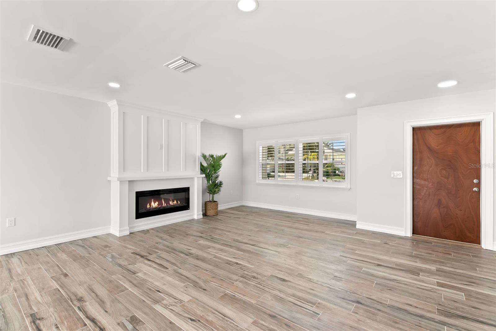 3945 VERSAILLES DR, TAMPA, FL, 33634