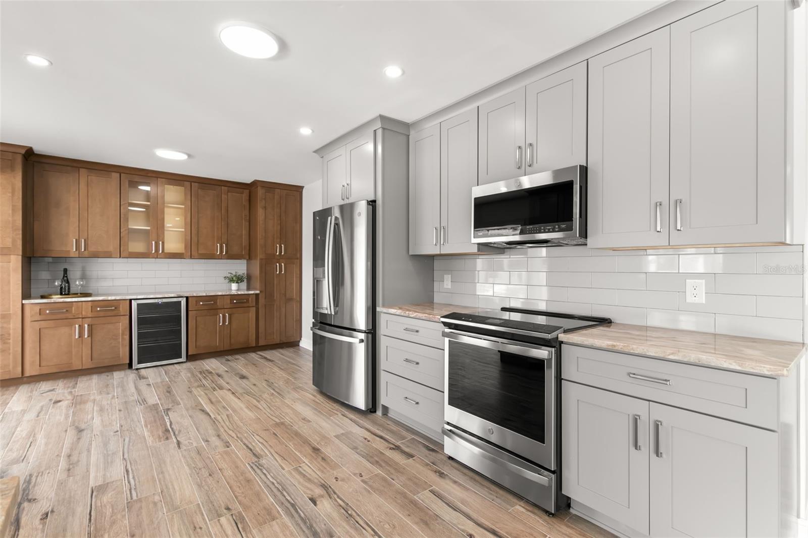 3945 VERSAILLES DR, TAMPA, FL, 33634