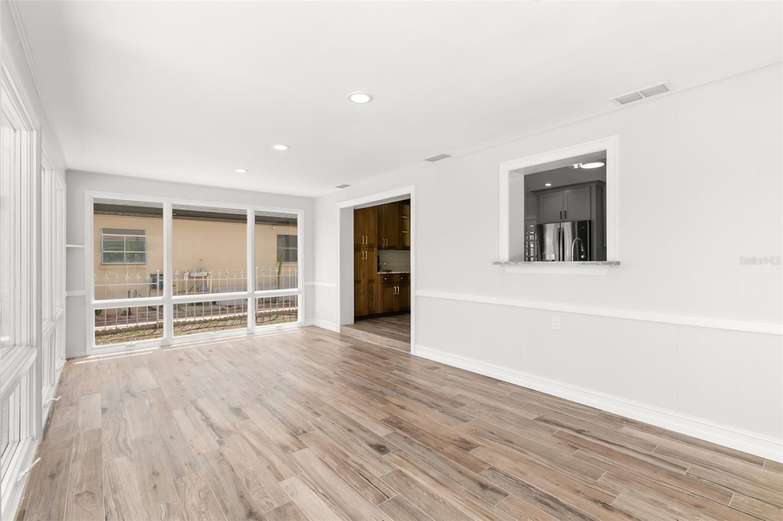 3945 VERSAILLES DR, TAMPA, FL, 33634