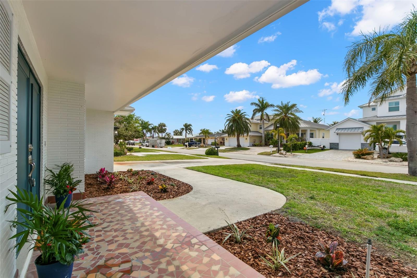 3945 VERSAILLES DR, TAMPA, FL, 33634