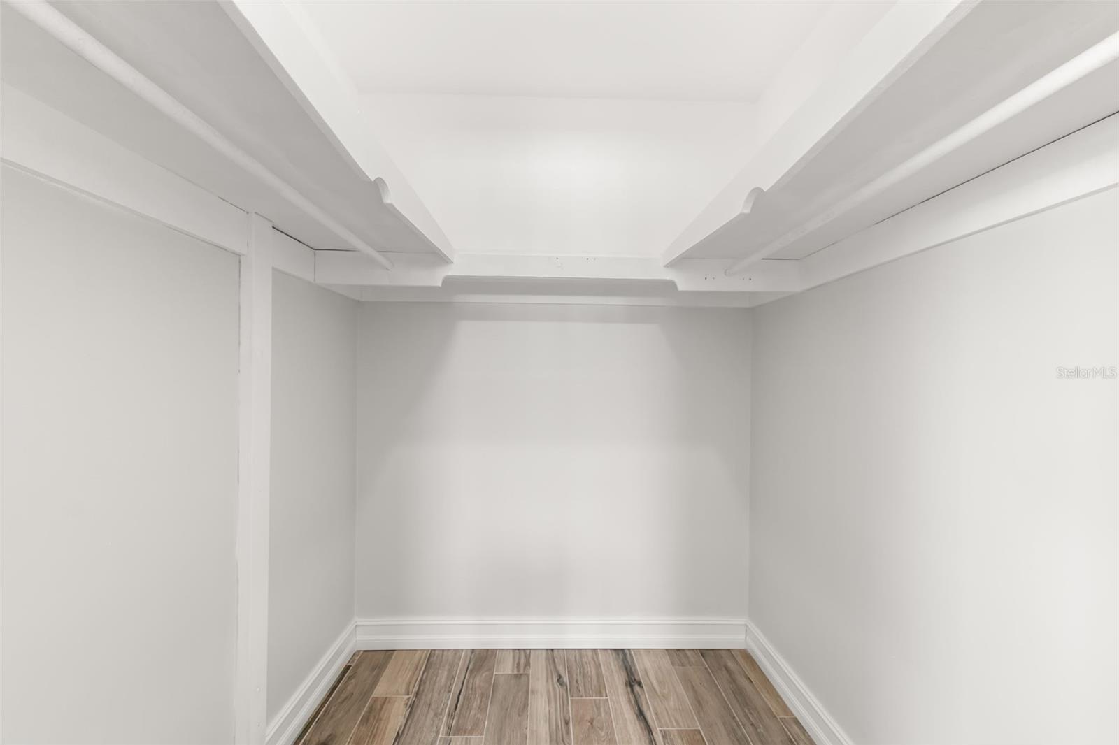 3945 VERSAILLES DR, TAMPA, FL, 33634