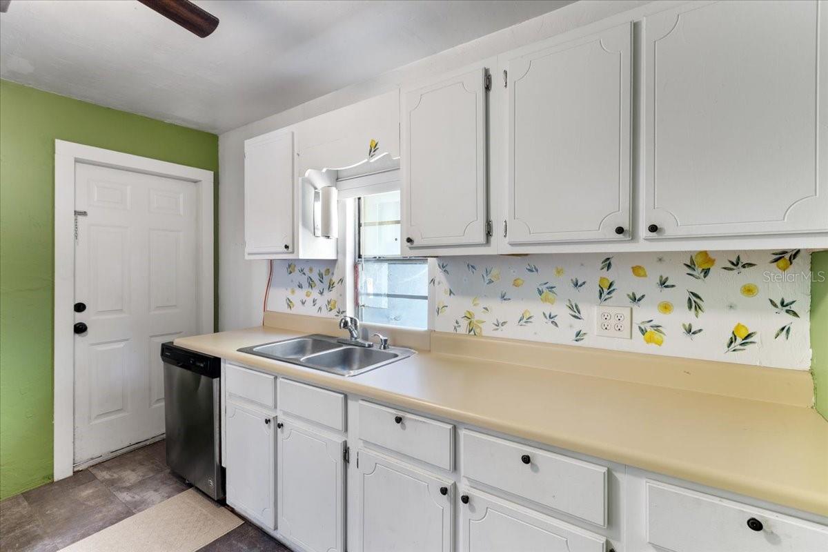 709 NE 2ND AVE, TRENTON, FL, 32693