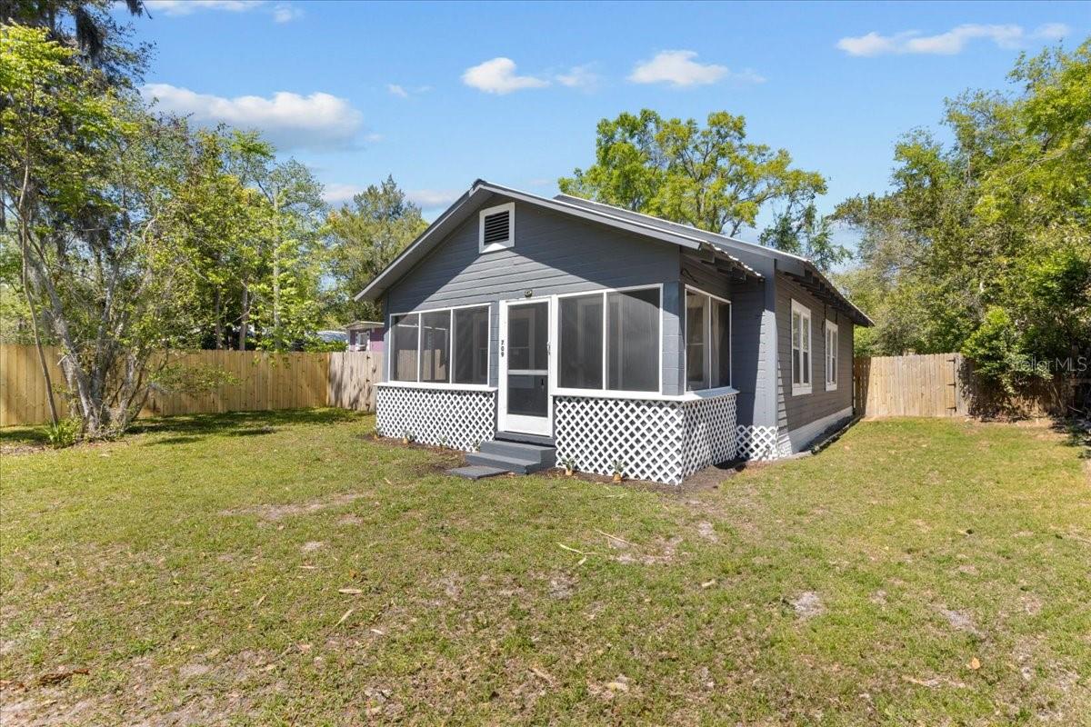 709 NE 2ND AVE, TRENTON, FL, 32693