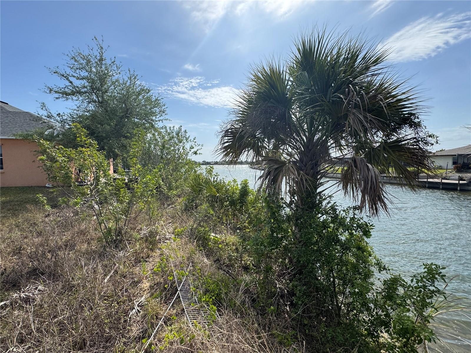 332 NE 9TH ST, CAPE CORAL, FL, 33909