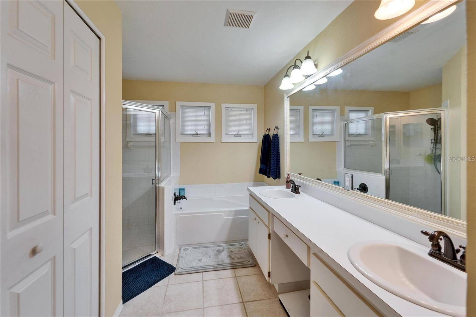 1228 CALOOSA CREEK CT, SUN CITY CENTER, FL, 33573