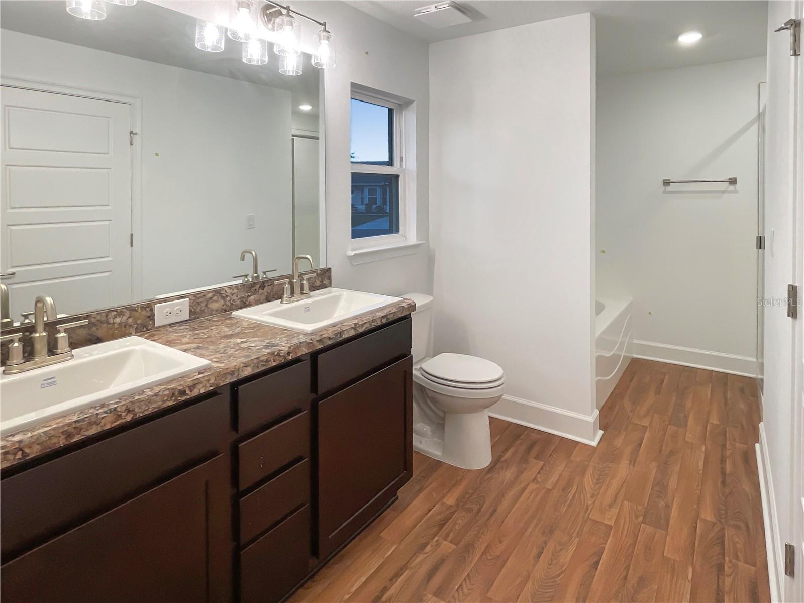 136 NICHOLAS CT, KISSIMMEE, FL, 34758