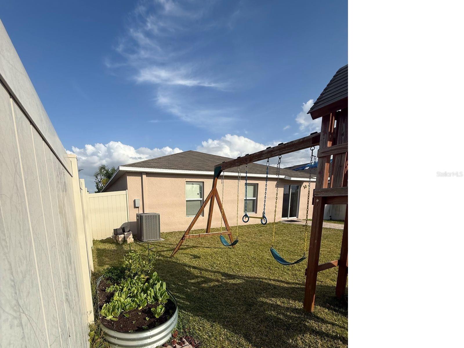 16931 PEACEFUL VALLEY DR, WIMAUMA, FL, 33598