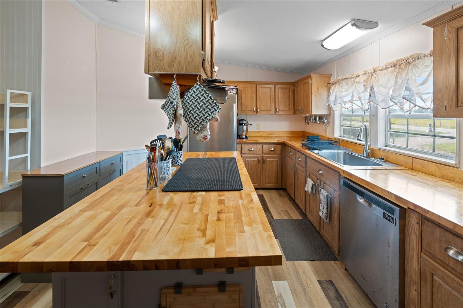 8040 PINE ISLAND RD, CLERMONT, FL, 34711