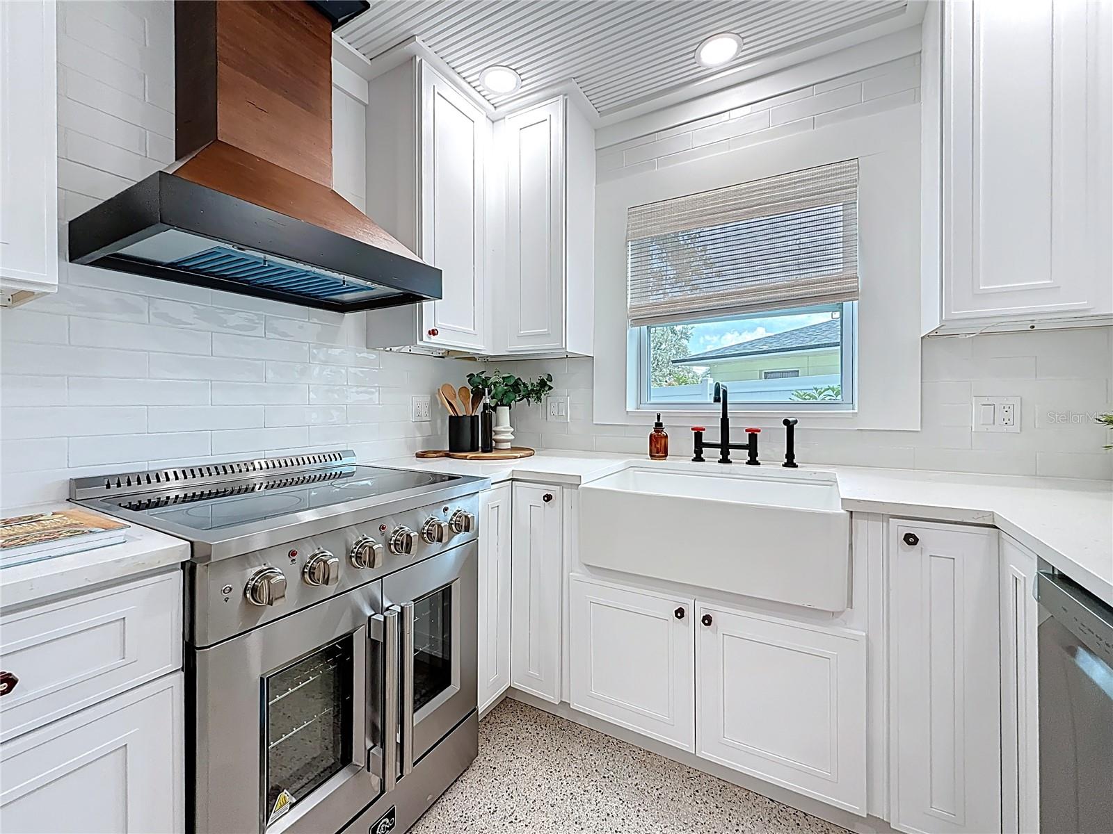 5271 31ST AVE N, ST PETERSBURG, FL, 33710