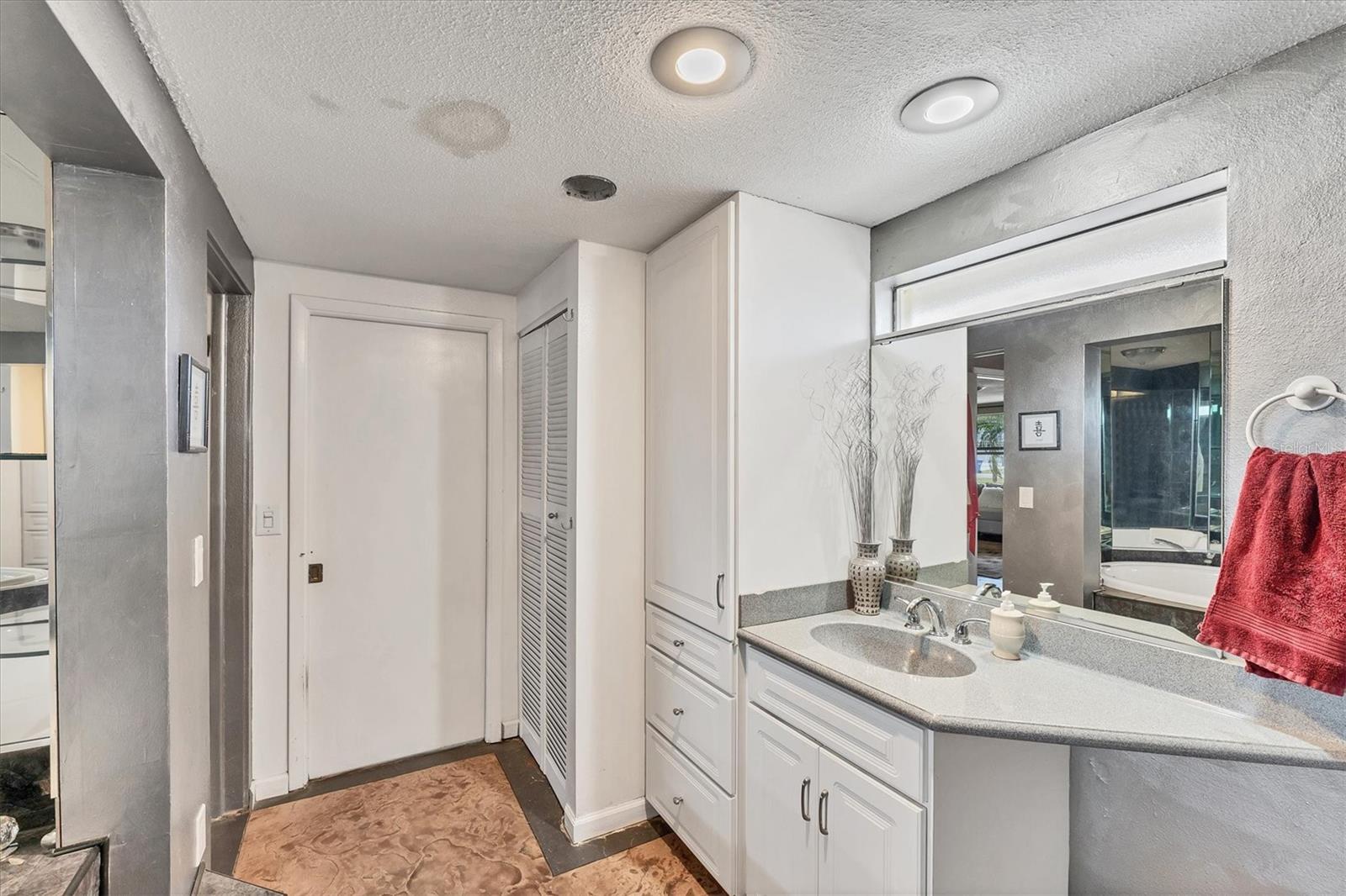 551 MORRISON AVE, ENGLEWOOD, FL, 34223