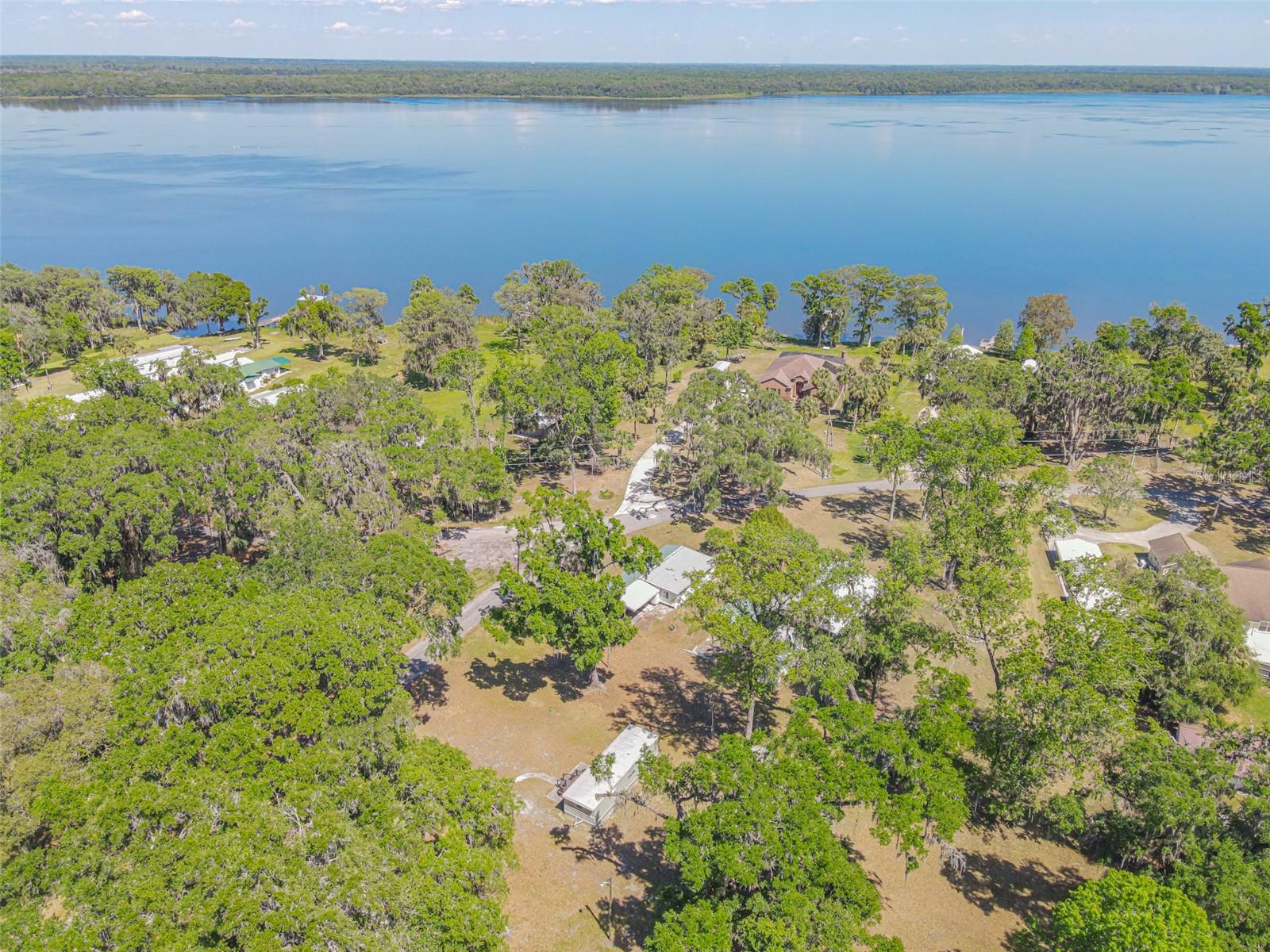 1986 CR 412, LAKE PANASOFFKEE, FL, 33538