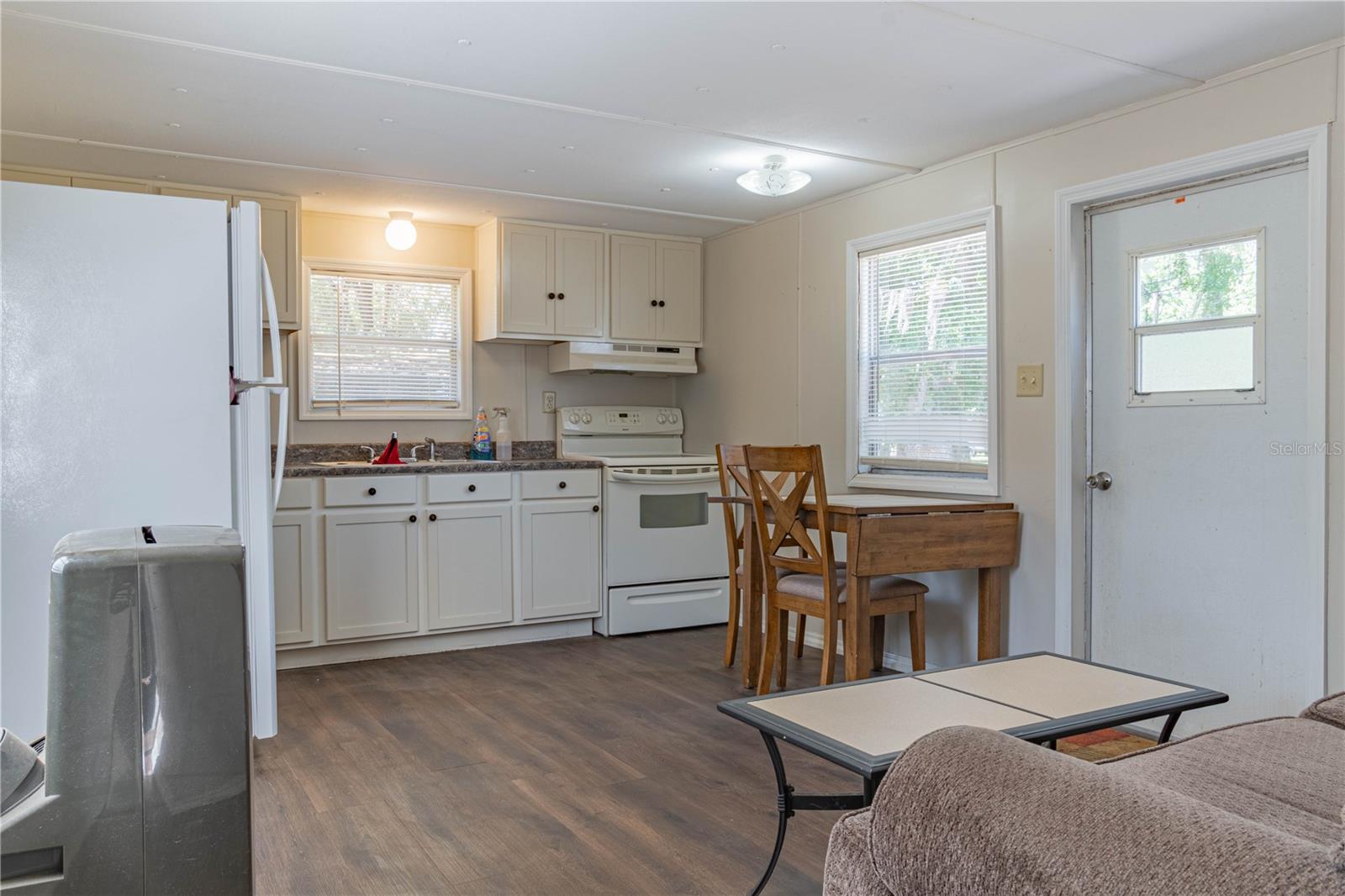 1986 CR 412, LAKE PANASOFFKEE, FL, 33538