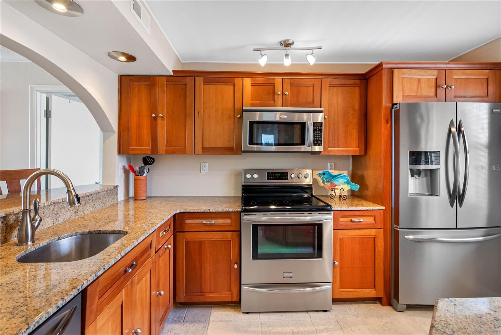 6265 SUN BLVD #204, ST PETERSBURG, FL, 33715