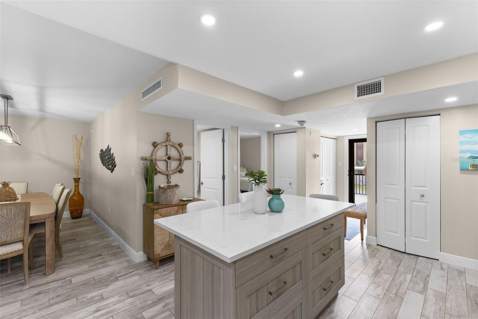 6267 MIDNIGHT PASS RD #105, SARASOTA, FL, 34242