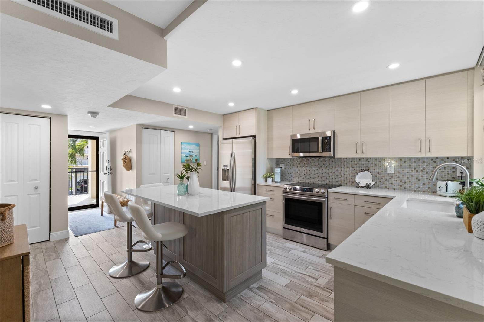 6267 MIDNIGHT PASS RD #105, SARASOTA, FL, 34242