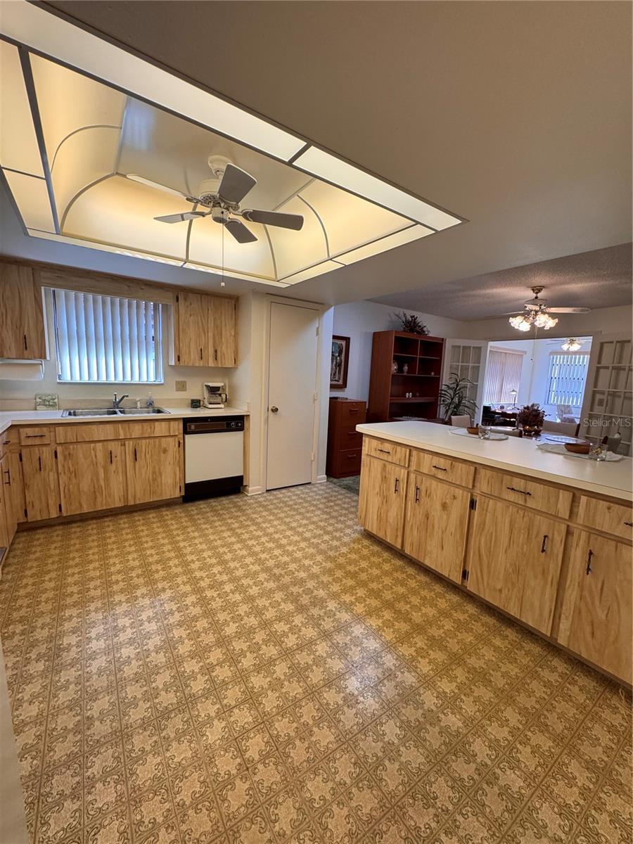 541 LAKE MYSTIC LN, LAKELAND, FL, 33813