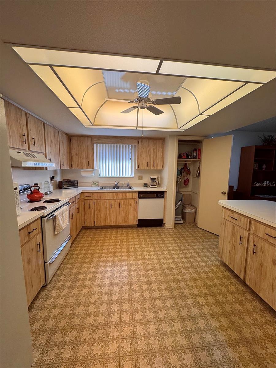 541 LAKE MYSTIC LN, LAKELAND, FL, 33813