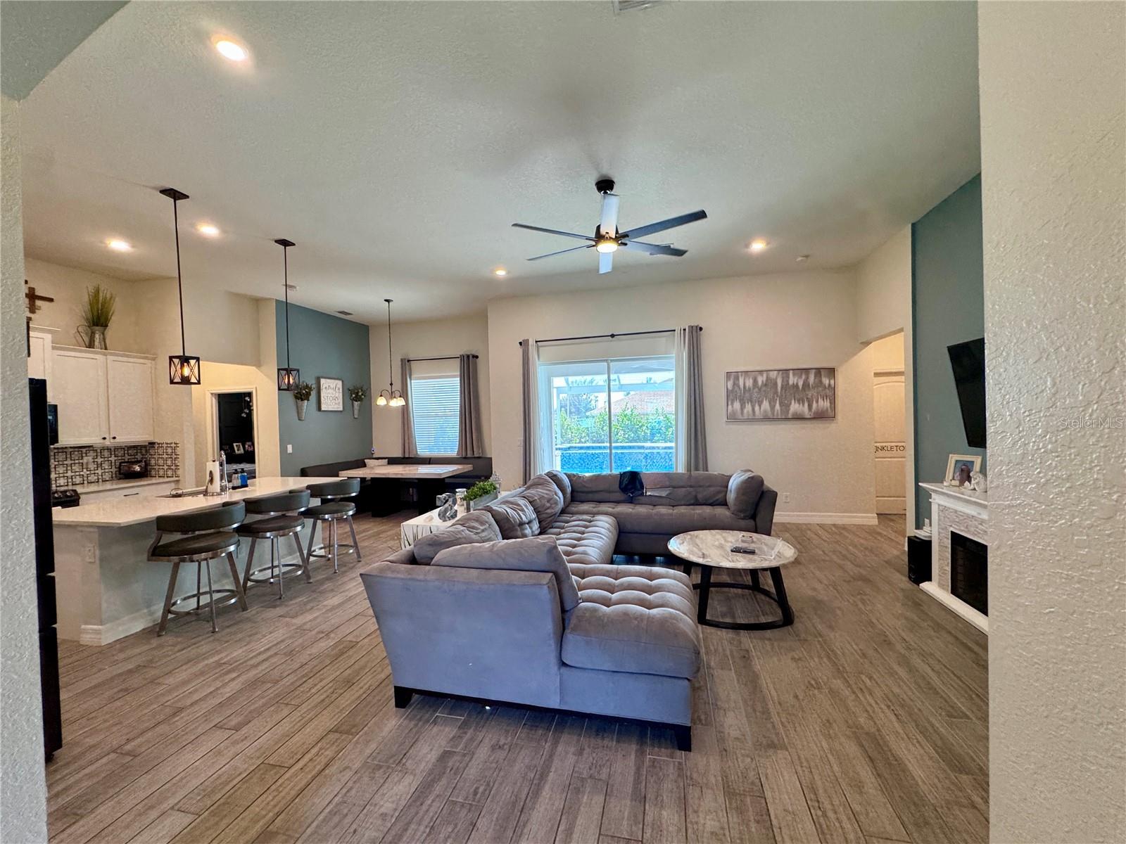 818 NE 38TH ST, CAPE CORAL, FL, 33909