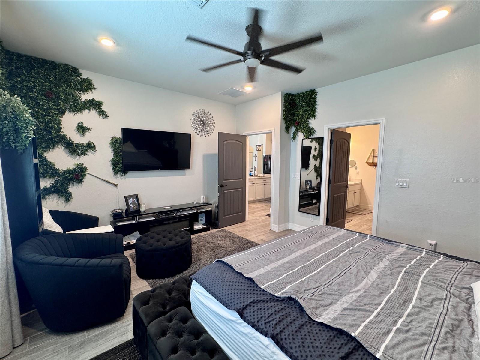 818 NE 38TH ST, CAPE CORAL, FL, 33909