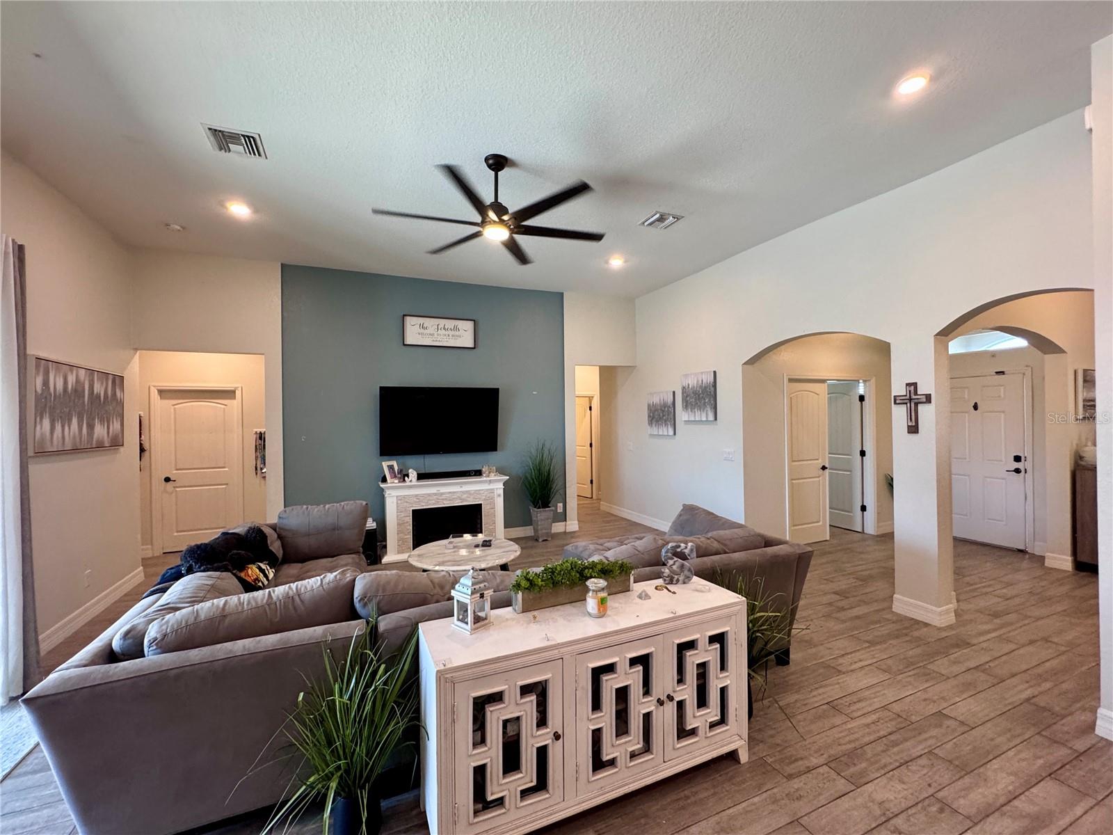 818 NE 38TH ST, CAPE CORAL, FL, 33909