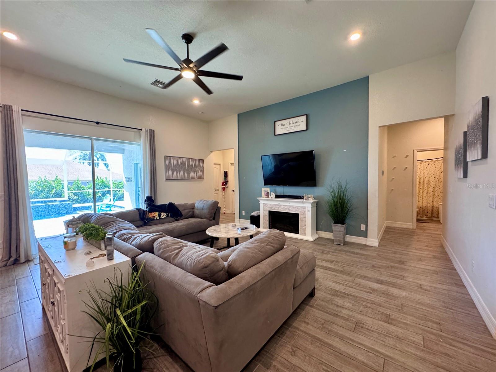 818 NE 38TH ST, CAPE CORAL, FL, 33909