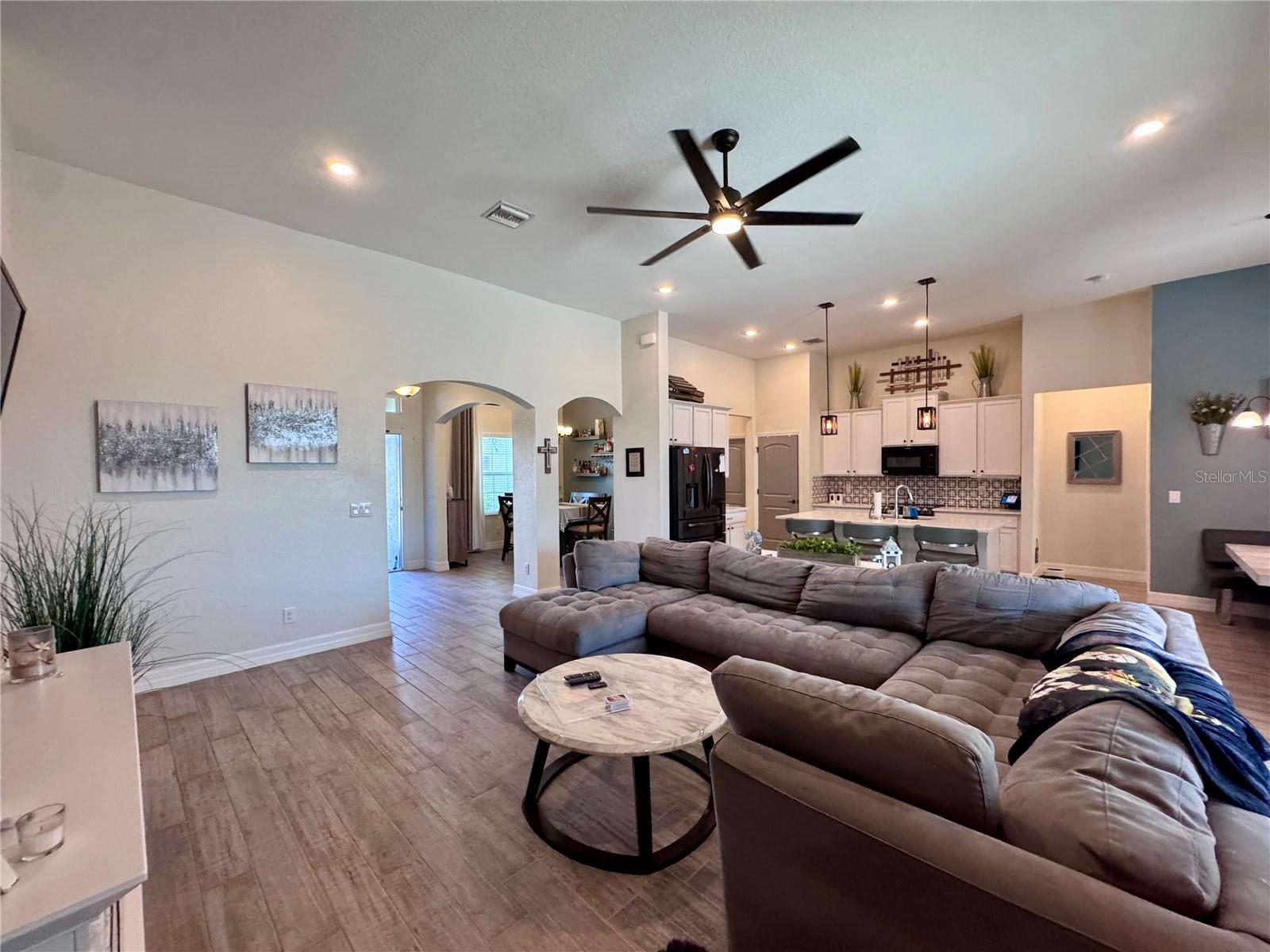 818 NE 38TH ST, CAPE CORAL, FL, 33909