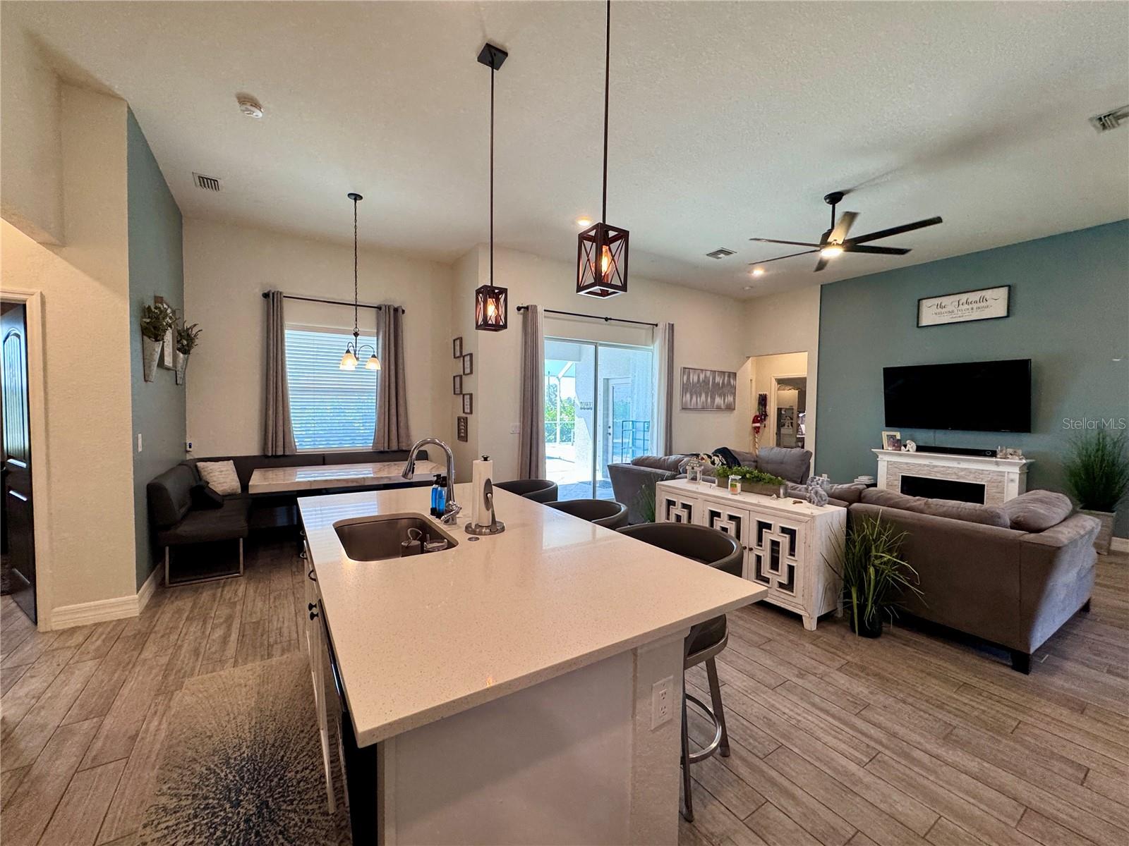 818 NE 38TH ST, CAPE CORAL, FL, 33909