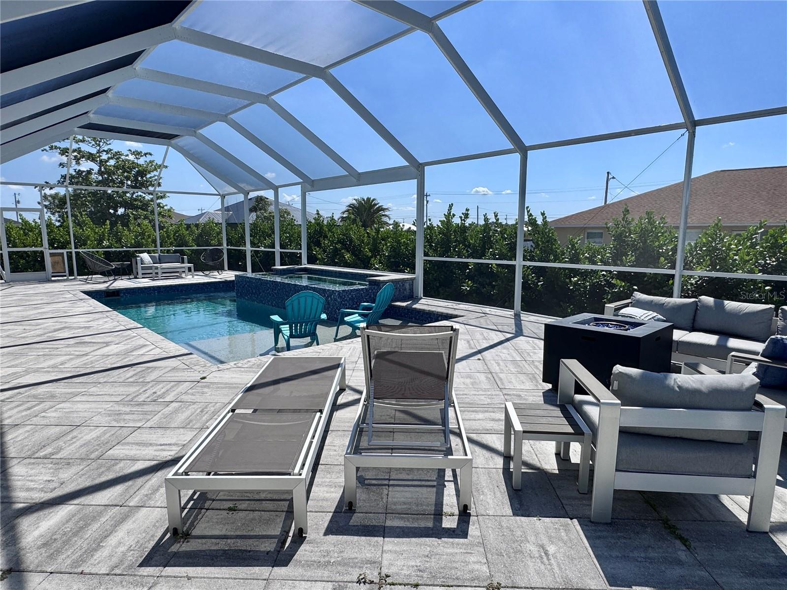 818 NE 38TH ST, CAPE CORAL, FL, 33909