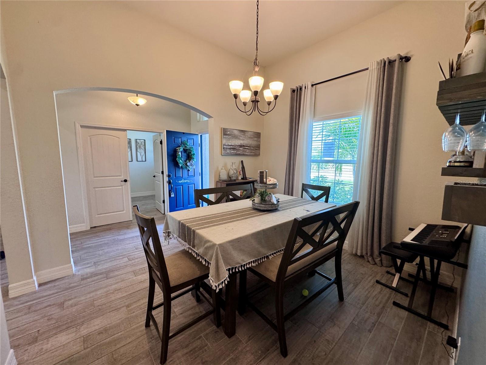 818 NE 38TH ST, CAPE CORAL, FL, 33909